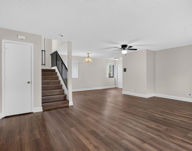 587 Nw 38th Avenue - Photo Thumbnail 9