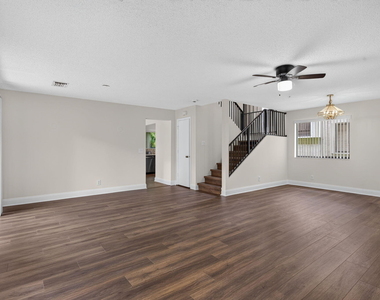 587 Nw 38th Avenue - Photo Thumbnail 8