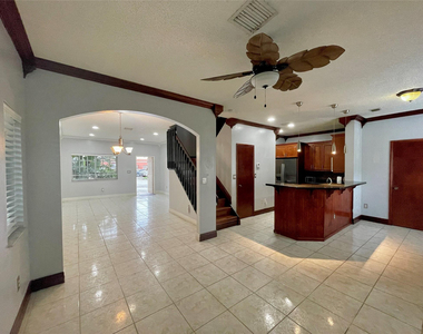 10348 Sw 20th Street - Photo Thumbnail 2