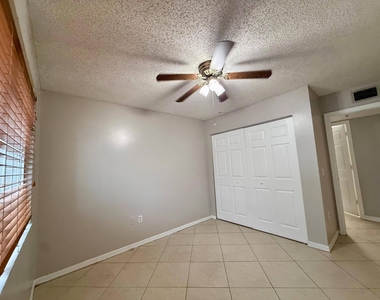 5065 Wiles Road - Photo Thumbnail 10