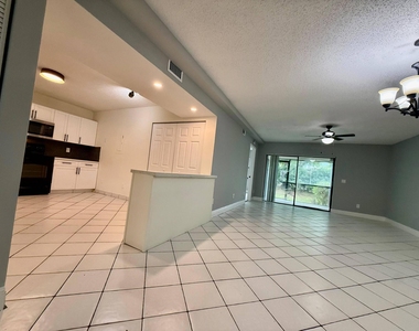 9633 Riverside Drive - Photo Thumbnail 7
