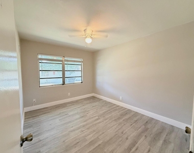 809 2nd Street - Photo Thumbnail 10
