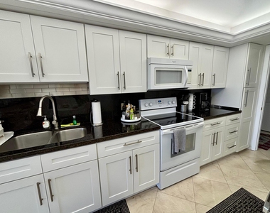 4900 N Ocean Boulevard - Photo Thumbnail 4