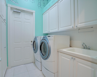 256 San Remo Drive - Photo Thumbnail 7