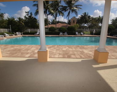 256 San Remo Drive - Photo Thumbnail 17