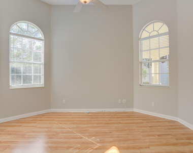 256 San Remo Drive - Photo Thumbnail 12