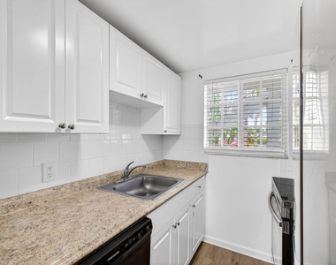 3380 Ne 16th Terrace - Photo Thumbnail 6