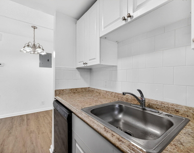 3380 Ne 16th Terrace - Photo Thumbnail 8