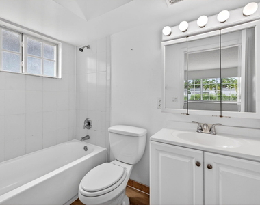 3380 Ne 16th Terrace - Photo Thumbnail 3