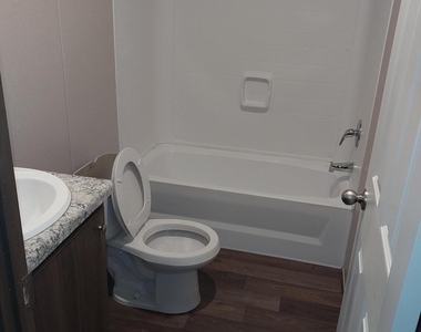 506 Se San Jose Street - Photo Thumbnail 2