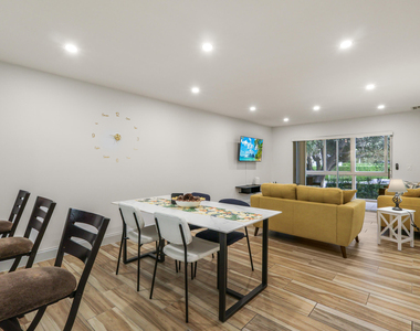 2950 Se Ocean Boulevard - Photo Thumbnail 7