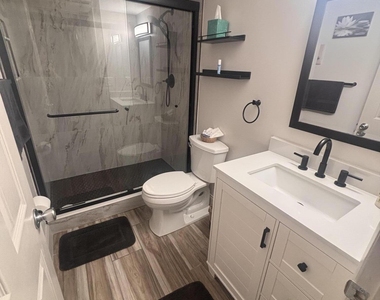 2950 Se Ocean Boulevard - Photo Thumbnail 17
