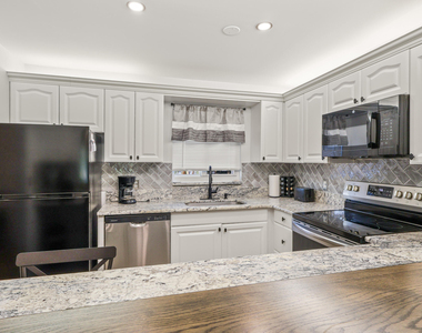 2950 Se Ocean Boulevard - Photo Thumbnail 5