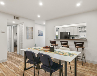 2950 Se Ocean Boulevard - Photo Thumbnail 9