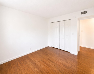 5728 5728 Blueberry Ct, Unit #38 Circle - Photo Thumbnail 22