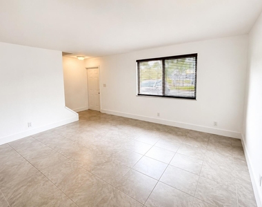 5728 5728 Blueberry Ct, Unit #38 Circle - Photo Thumbnail 6