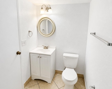 5728 5728 Blueberry Ct, Unit #38 Circle - Photo Thumbnail 29