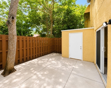 5728 5728 Blueberry Ct, Unit #38 Circle - Photo Thumbnail 33