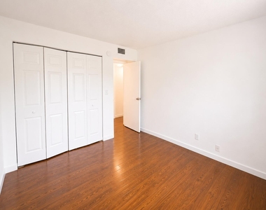 5728 5728 Blueberry Ct, Unit #38 Circle - Photo Thumbnail 23