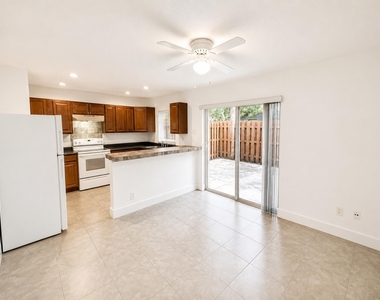 5728 5728 Blueberry Ct, Unit #38 Circle - Photo Thumbnail 7
