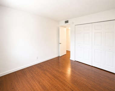 5728 5728 Blueberry Ct, Unit #38 Circle - Photo Thumbnail 16