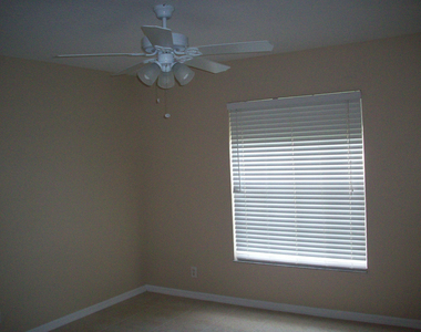 1862 Sw Grant Avenue - Photo Thumbnail 9