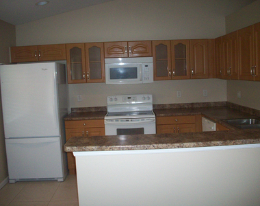 1862 Sw Grant Avenue - Photo Thumbnail 10