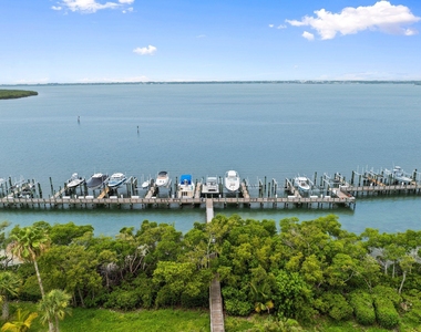 2200 Mariner Bay Boulevard - Photo Thumbnail 5