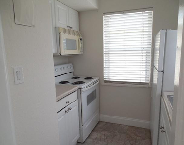 4565 N Ocean Drive - Photo Thumbnail 2