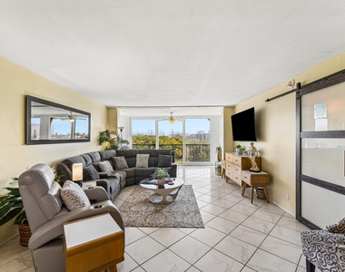 1631 Riverview Road - Photo Thumbnail 5