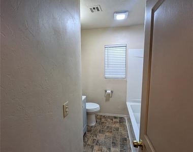 1601 Ne 18th Street - Photo Thumbnail 16