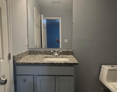910 Cantwell Street - Photo Thumbnail 8