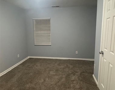 910 Cantwell Street - Photo Thumbnail 6