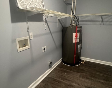 910 Cantwell Street - Photo Thumbnail 10