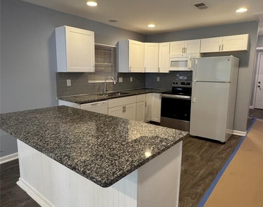 910 Cantwell Street - Photo Thumbnail 2