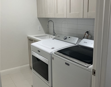 378 W Green Street - Photo Thumbnail 32