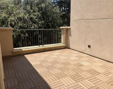 378 W Green Street - Photo Thumbnail 31