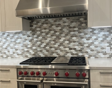 378 W Green Street - Photo Thumbnail 11