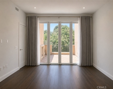 378 W Green Street - Photo Thumbnail 23