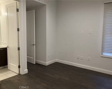 378 W Green Street - Photo Thumbnail 21