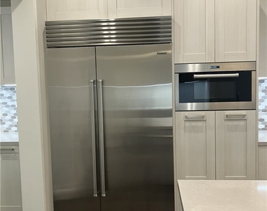378 W Green Street - Photo Thumbnail 10