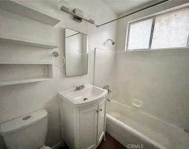 1433 N Bronson Avenue - Photo Thumbnail 10
