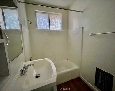 1433 N Bronson Avenue - Photo Thumbnail 9
