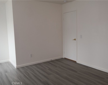 1323 #b W. Palmyra Ave. - Photo Thumbnail 22