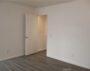 1323 #b W. Palmyra Ave. - Photo Thumbnail 25