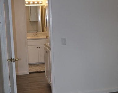 1323 #b W. Palmyra Ave. - Photo Thumbnail 7