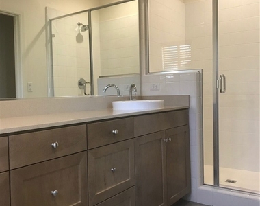 319 Edenfiled Avenue - Photo Thumbnail 4