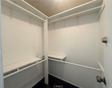 10570 White Oak - Photo Thumbnail 15