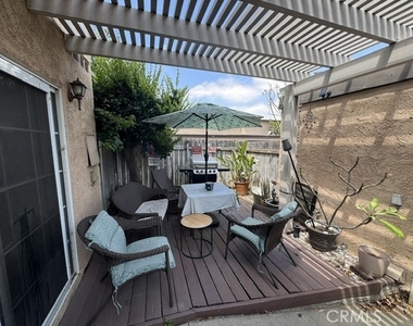 10570 White Oak - Photo Thumbnail 2