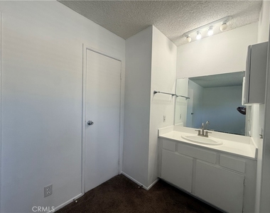 10570 White Oak - Photo Thumbnail 18